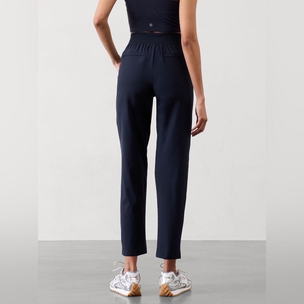 Athleta BROOKLYN MID RISE ANKLE PANT size 6 - Picture 3 of 10